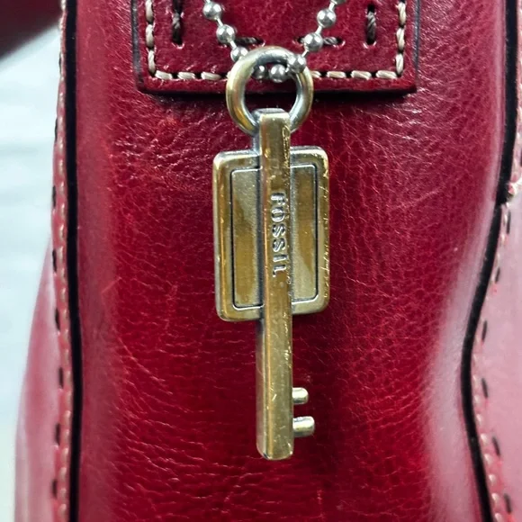 Fossil Oxblood Red Leather Shoulder Bag. Vintage 90s - Picture 4 of 17